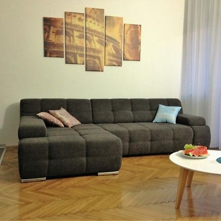 Arenacentar Apartments Pola Esterno foto
