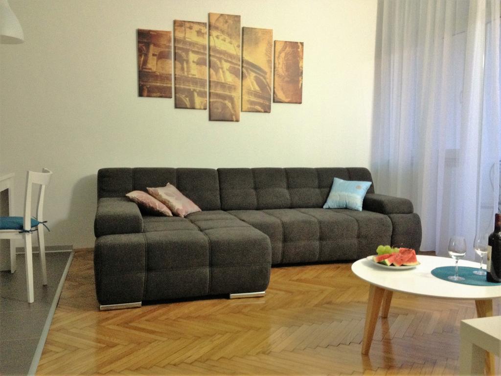 Arenacentar Apartments Pola Esterno foto