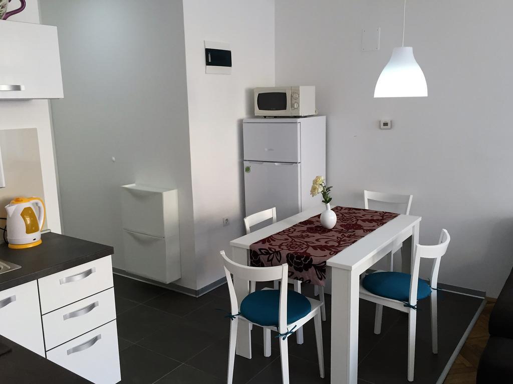 Arenacentar Apartments Pola Esterno foto