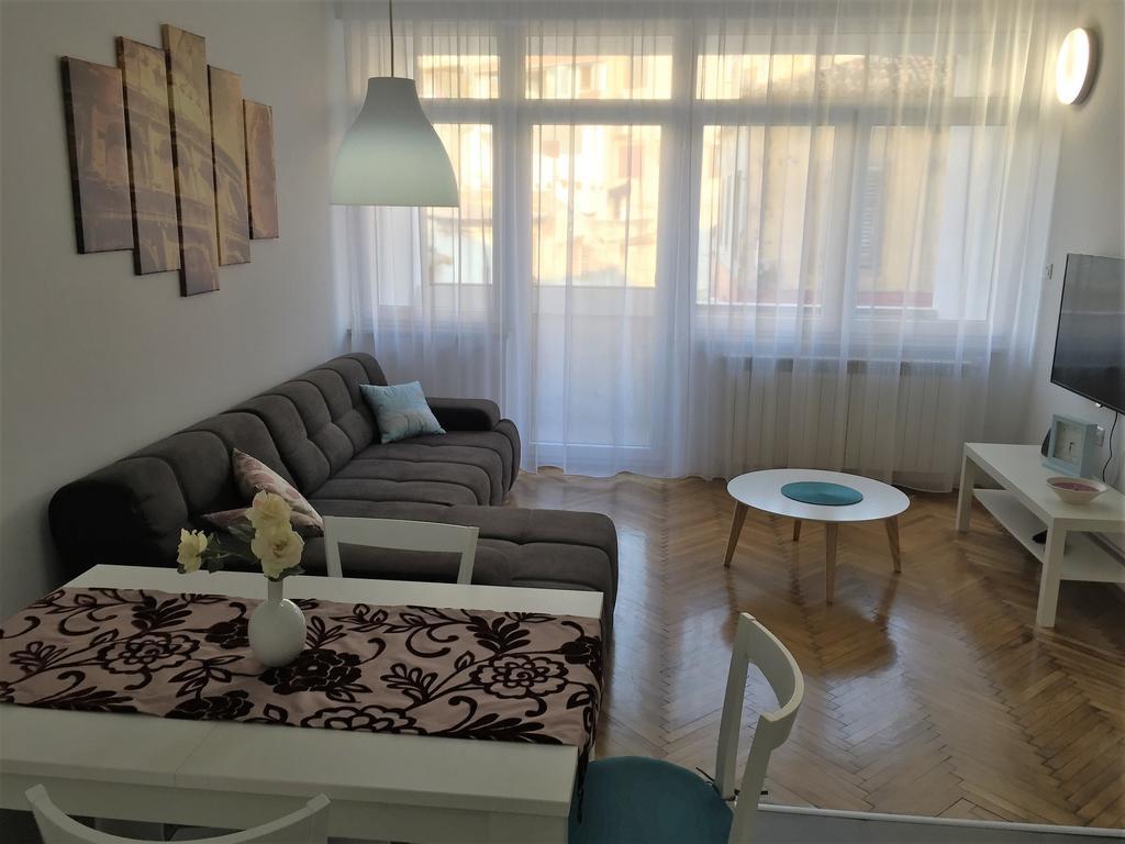Arenacentar Apartments Pola Esterno foto